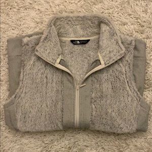 FUR WOMENS VEST FROM THE NORTH FACE
